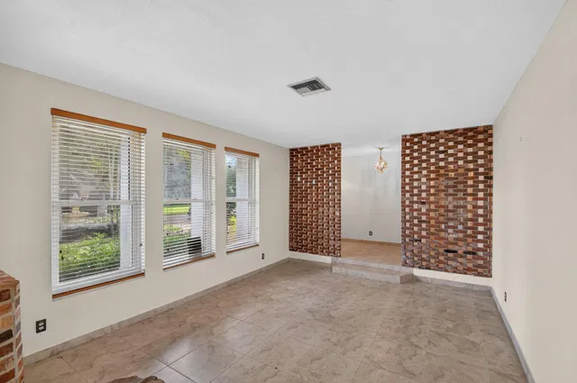 Residence photo 10