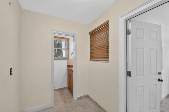 Residence photo 19