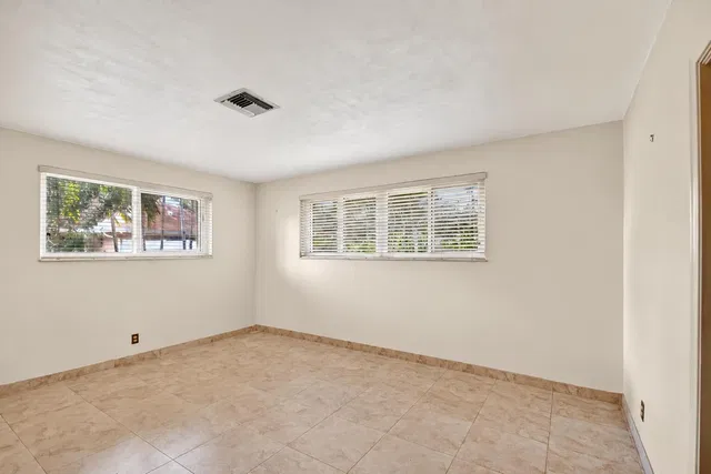 Residence photo 26