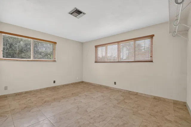 Residence photo 35