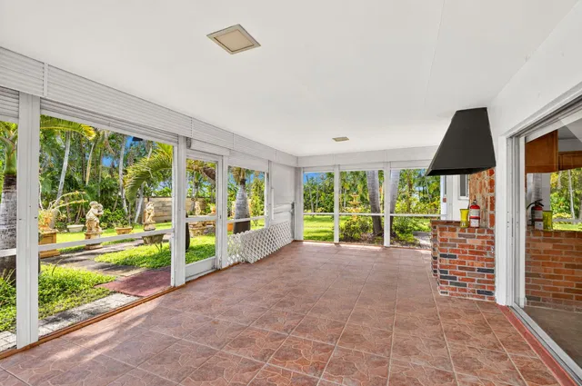 Residence photo 48
