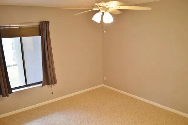 Unit 121 photo 4