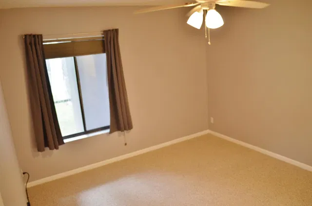 Unit 121 photo 5