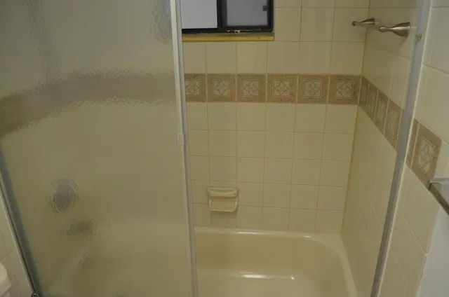 Unit 121 photo 17