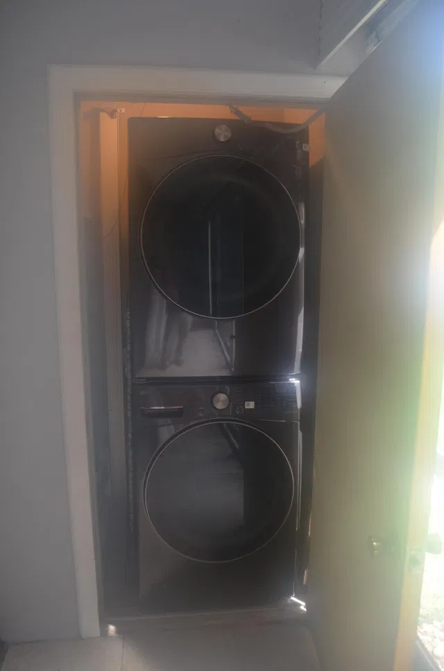 Unit 121 photo 20
