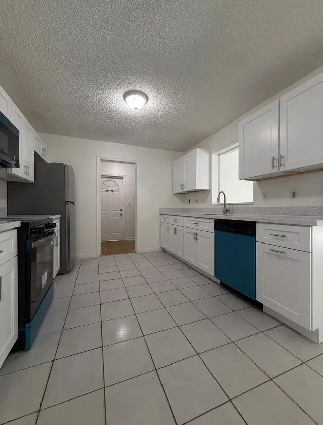 Residence photo 2
