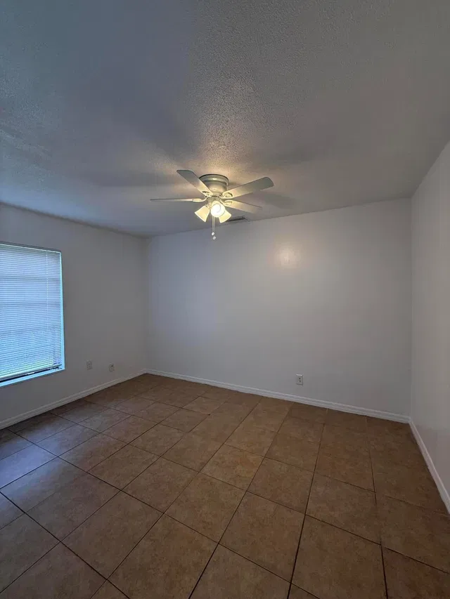 Residence photo 6