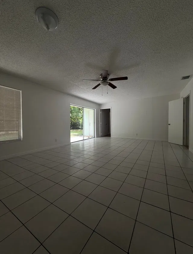 Residence photo 9