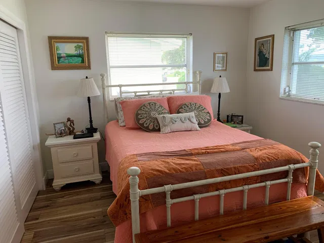 Residence photo 4