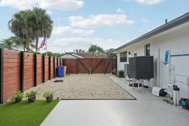  Residence photo 23
