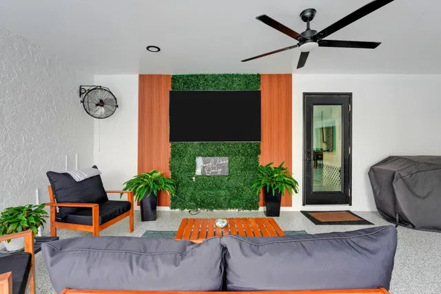  Residence photo 25