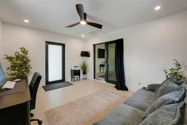  Residence photo 57