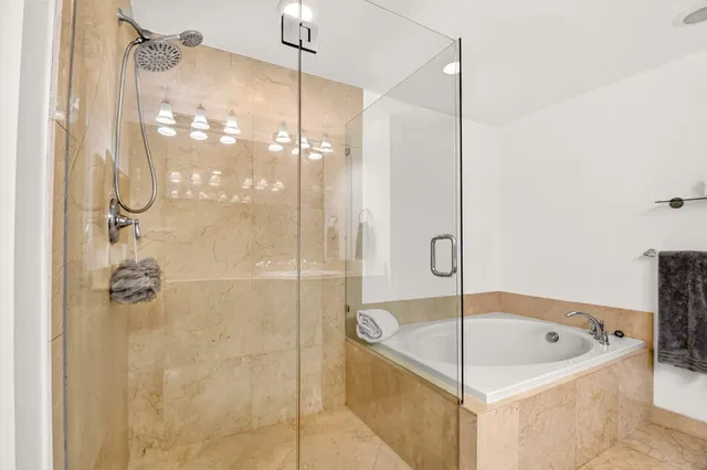 Unit 813 photo 6
