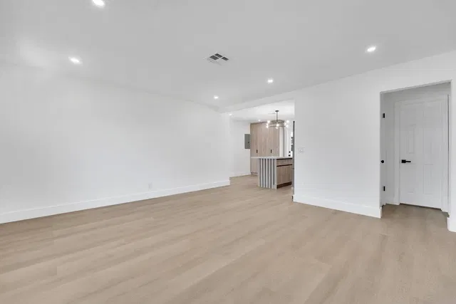 Residence photo 4