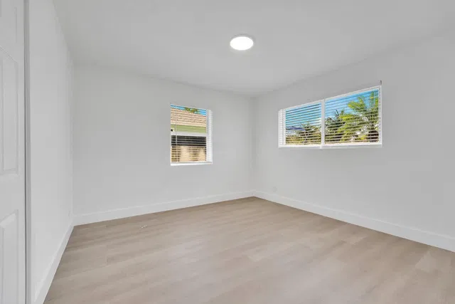 Residence photo 8