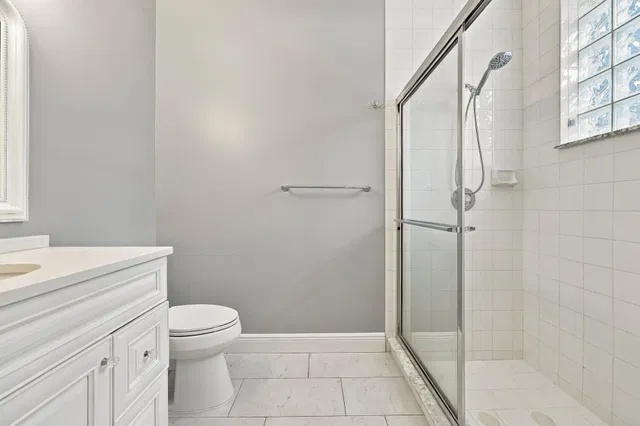 Unit 106 photo 10