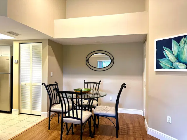 Unit 519 photo 11
