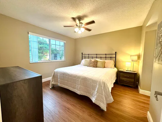 Unit 519 photo 13