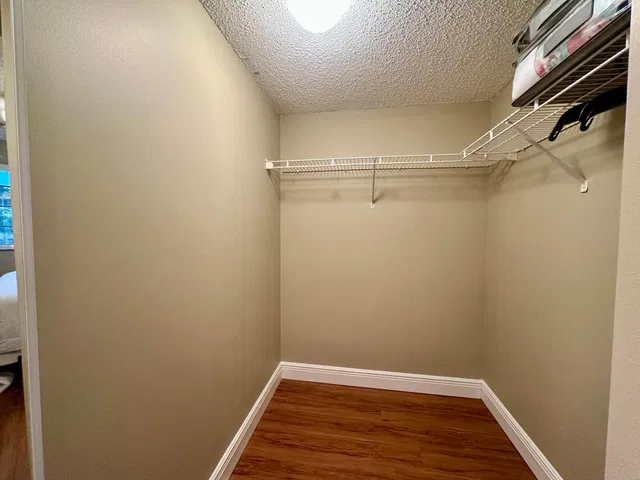 Unit 519 photo 20