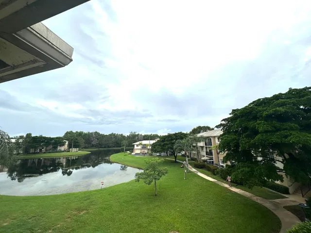 Unit 519 photo 29