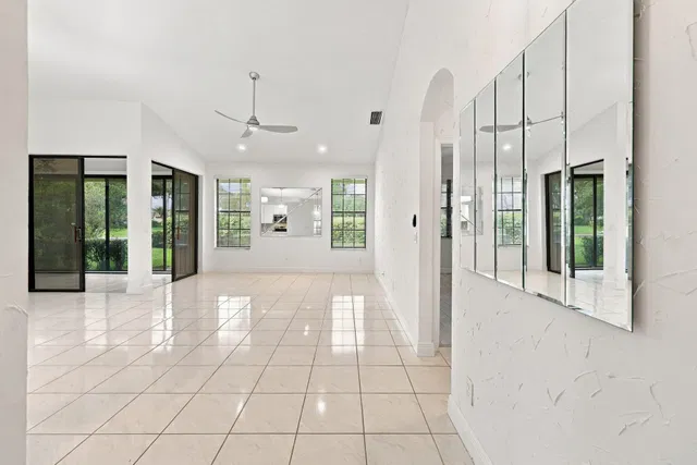 Unit 106 photo 20
