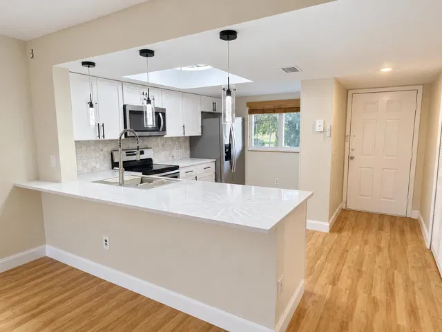 Residence photo 8
