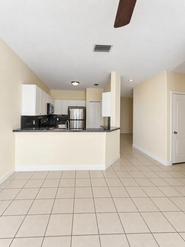 Unit 2247 photo 6
