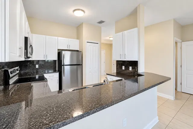Unit 2247 photo 8