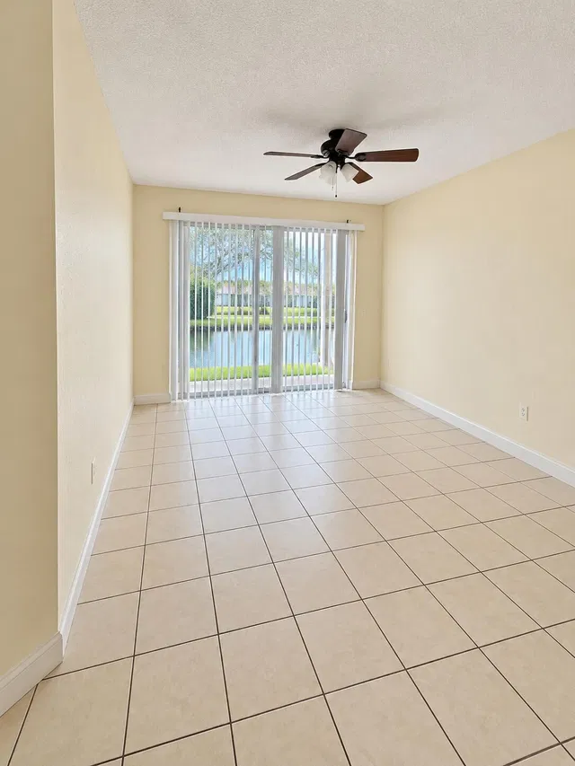 Unit 2247 photo 13