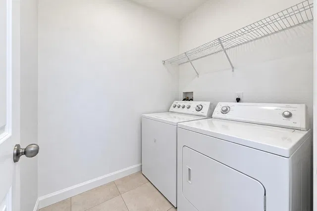 Unit 2247 photo 18