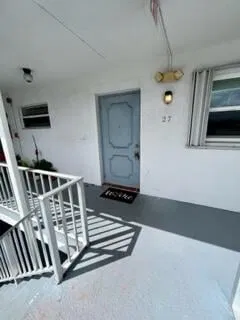 Unit 27 photo 3