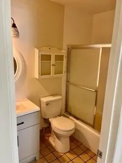 Unit 27 photo 19