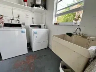 Unit 27 photo 20