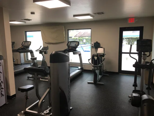 Unit 121 photo 32