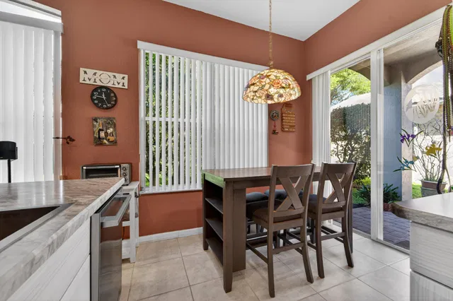 Residence photo 14