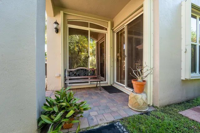 Residence photo 15