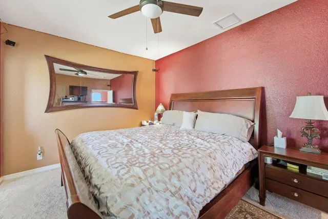 Residence photo 17