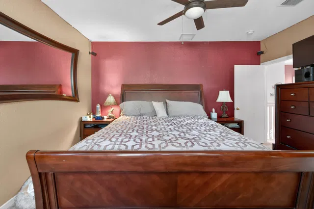 Residence photo 18