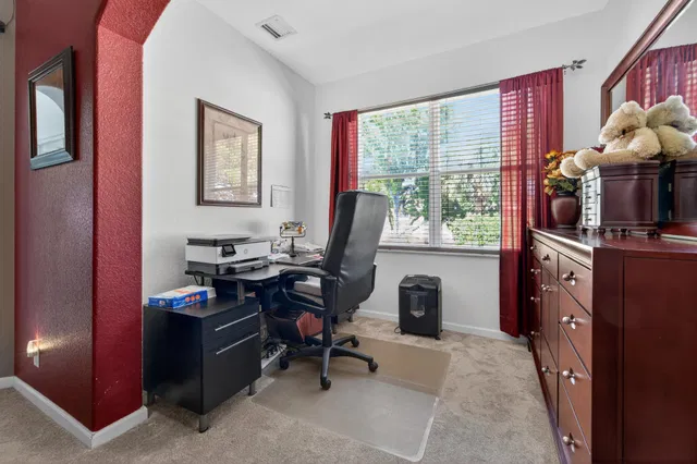 Residence photo 19