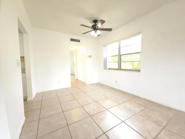 Residence photo 4