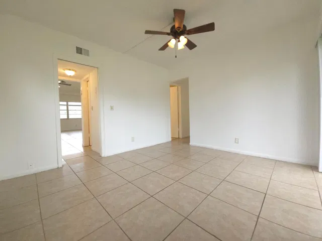 Residence photo 10