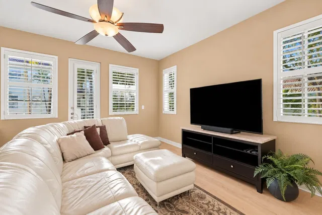 Residence photo 17