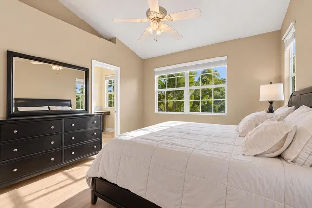 Residence photo 24