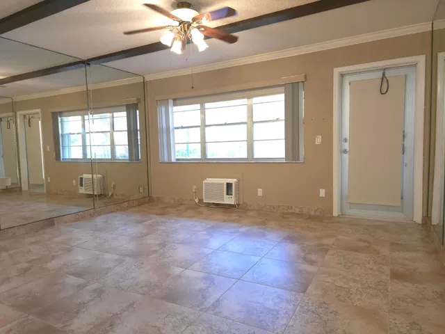 Residence photo 2