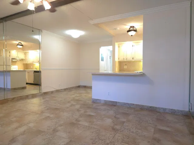 Residence photo 3