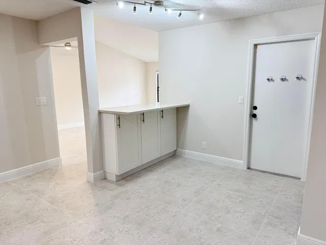 Residence photo 5
