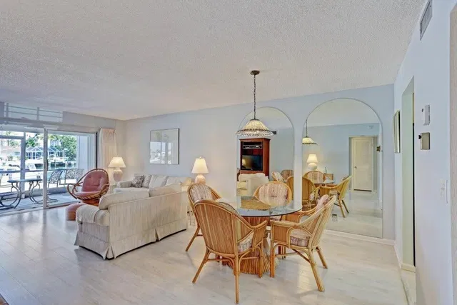 Singer Island Unit 401 photo 9