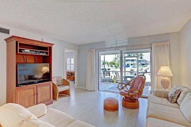 Singer Island Unit 401 photo 17