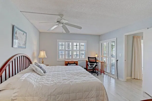 Singer Island Unit 401 photo 23