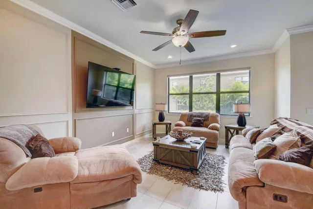 Residence photo 5